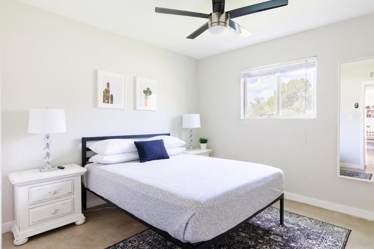 Larocco On Turney Biltmore Phoenix Bagian luar foto